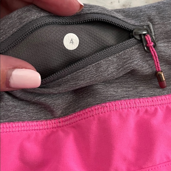 Lululemon Run: Speed Short *4-way Stretch
Raspberry Glo Light / Heathered Slate - Picture 4 of 8